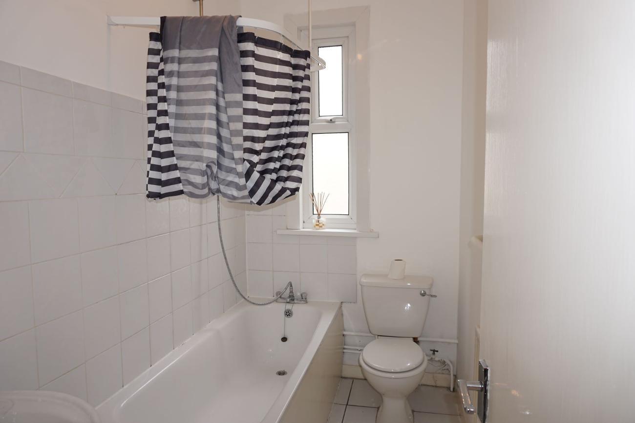 Bathroom Coldharbour Lane SW9