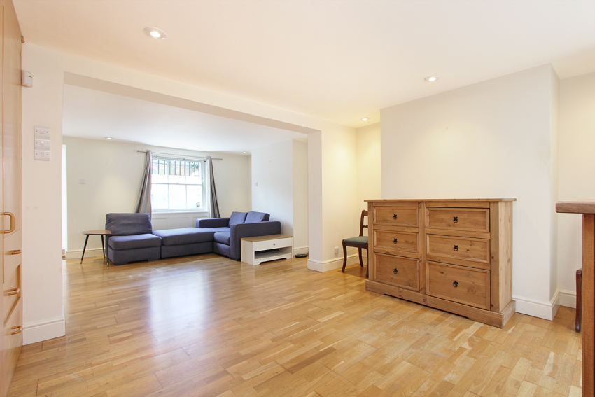 PROPERTY TO LET IN E14